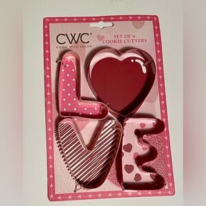 FREE GIFT with $25 Purchase, please bundle